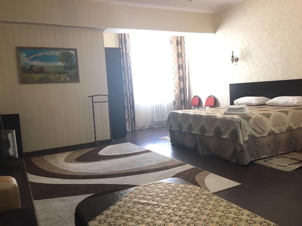 Home Hotel Astana Exterior foto